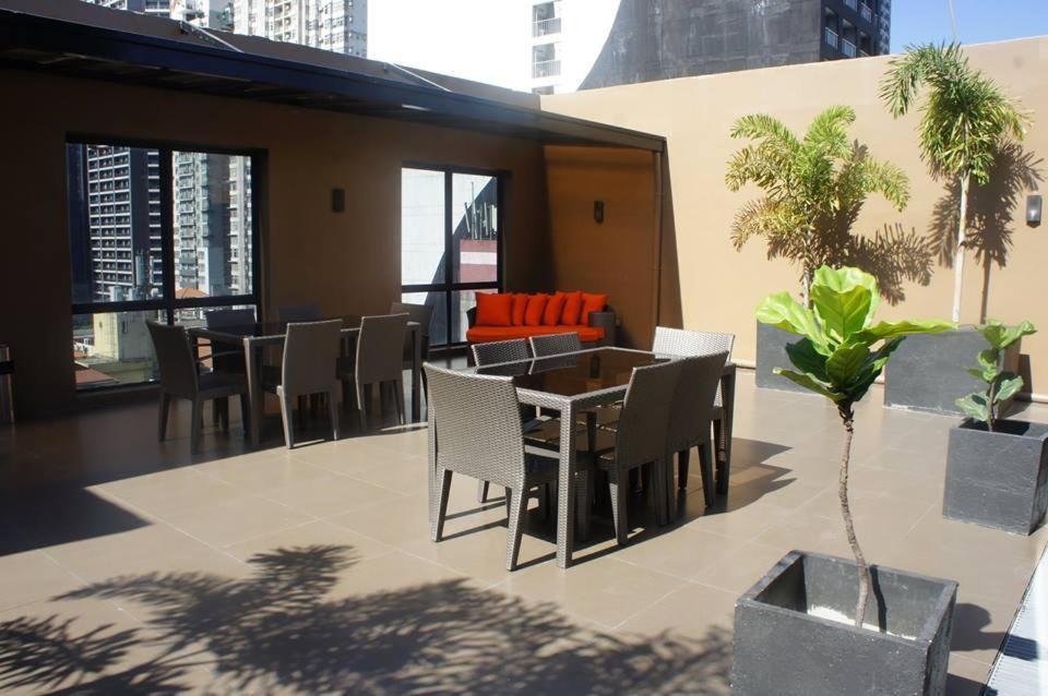 Maxx Hotel Makati City Exterior photo